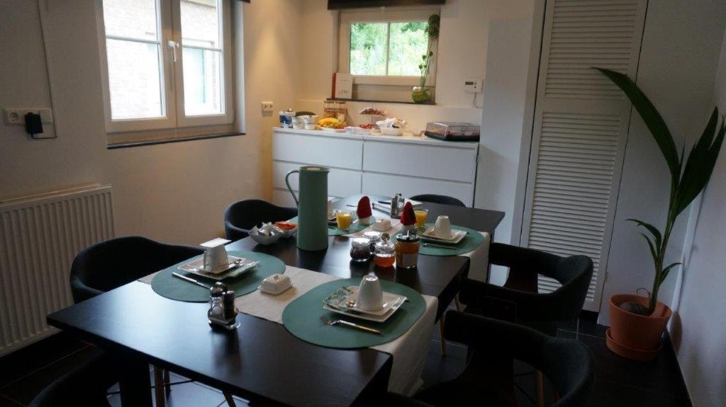 Bed and Breakfast Huize Mesch Eijsden Exterior foto